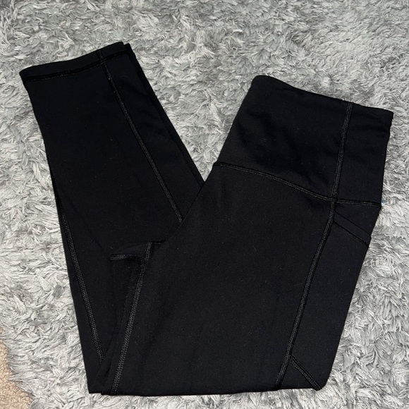 PINK Victoria Secret Black Crop Leggings W/Side Pocket - Picture 2 of 6